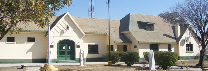 Termas de Rio Hondo | Frente del edificio de la ex-estacin Termas de Ro Hondo